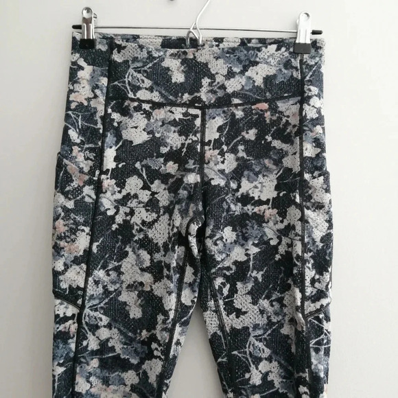 Lululemon Speed Up Tights Leggings Full On Luxtreme 28" in Spring Bloom Multi 6 - Picture 5 of 16